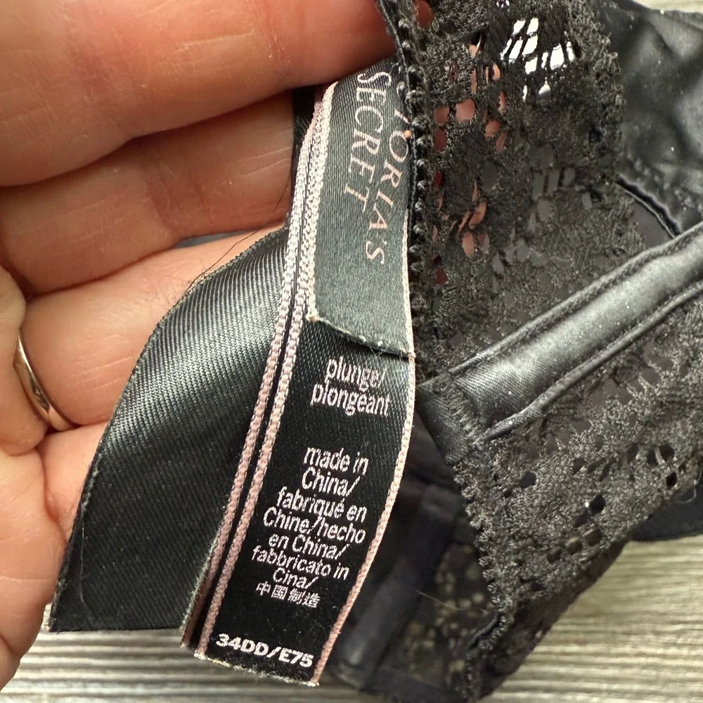 Very sexy Bra by‎ Victoria secret size 34DD
